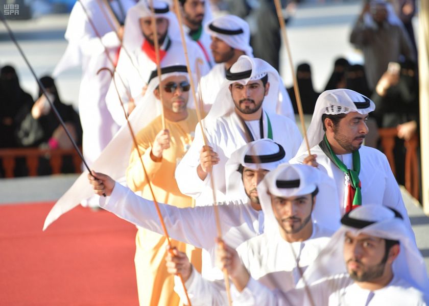 أنشطة ثقافية منوعة لزوار الجنادرية في جناح الإمارات