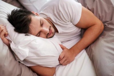 8 أسباب للاستيقاظ المتكرر خلال الليل.. احذر تجاهل 