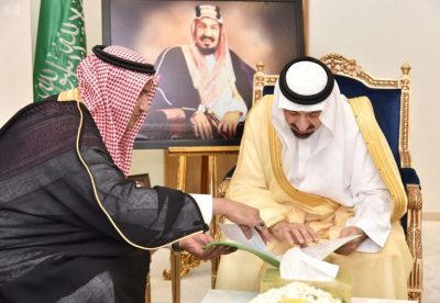 سمو الأمير جلوي بن عبدالعزيز يستعرض استعدادات نادي نجران للموسم المقبل