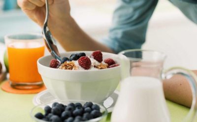 دراسة: إغفال وجبة الإفطار قد یسبب الإصابة بأمراض القلب والوفاة المبكر