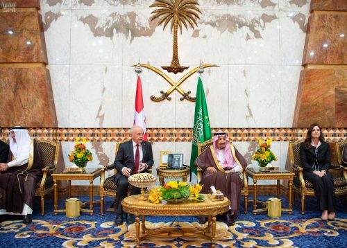 خادم الحرمين الشريفين يستقبل رئيس الاتحاد السويسري ويقيم مأدبة غداء تكريماً له
