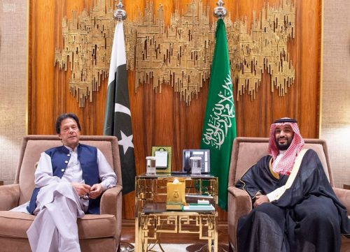 سمو ولي العهد يجتمع مع رئيس وزراء جمهورية باكستان الإسلامية