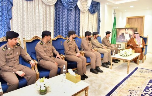 سمو الأمير جلوي بن عبدالعزيز يطلع على تقرير عن أعمال الدفاع المدني بنجران