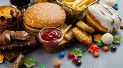 تزيد خطر الإصابة بالسكري ....دراسة حديثة تنصح بتجنب تناول الأطعمة المصنعة