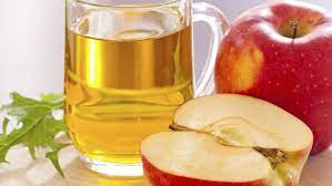 خل التفاح أحد المنتجات الصحية الطبيعية الأكثر شعبية ويزعم أنه يمكن أن يفعل أي شيء تقريباً.. ولكن ما فوائده الحقيقية بحسب العلم؟