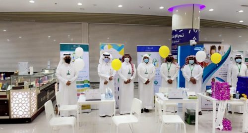 ضمن حملة ( اطمئنوا .. عودتكم آمنة ) وبحضور مساعده للشؤون التعليمية : مدير تعليم نجران يدشن مكتب التوجيه الطلابي الاستشاري وفروعه بالعزام مول.