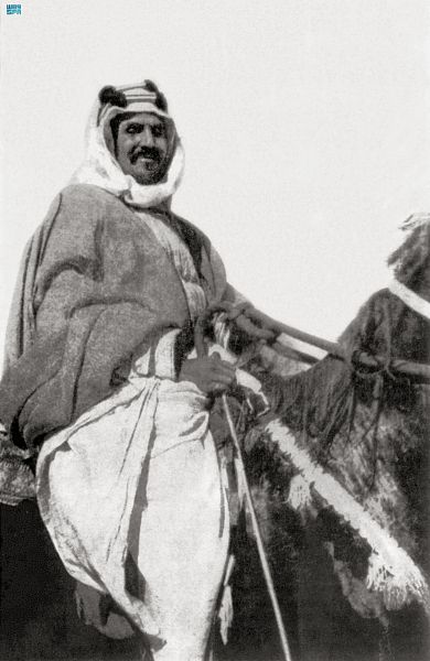 الملك عبدالعزيز .. قائد محنك أسس وطناً وأبهر مفكري ومؤرخي العالم