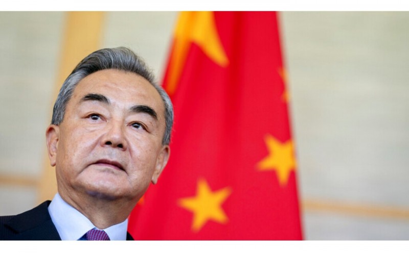وزير الخارجية الصيني: نرفض أن نكون متفرجا غير مبال إزاء الأزمة الأوكرانية